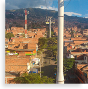 Mar [autoconstruído] e montanha: