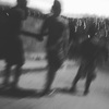 “Negro drama”, dos Racionais Mc’s (2002), tocando como trilha sonora.