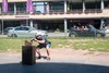 3. Turista fotografando a miniatura da Porta Nigra diante da Porta Nigra, 2019.